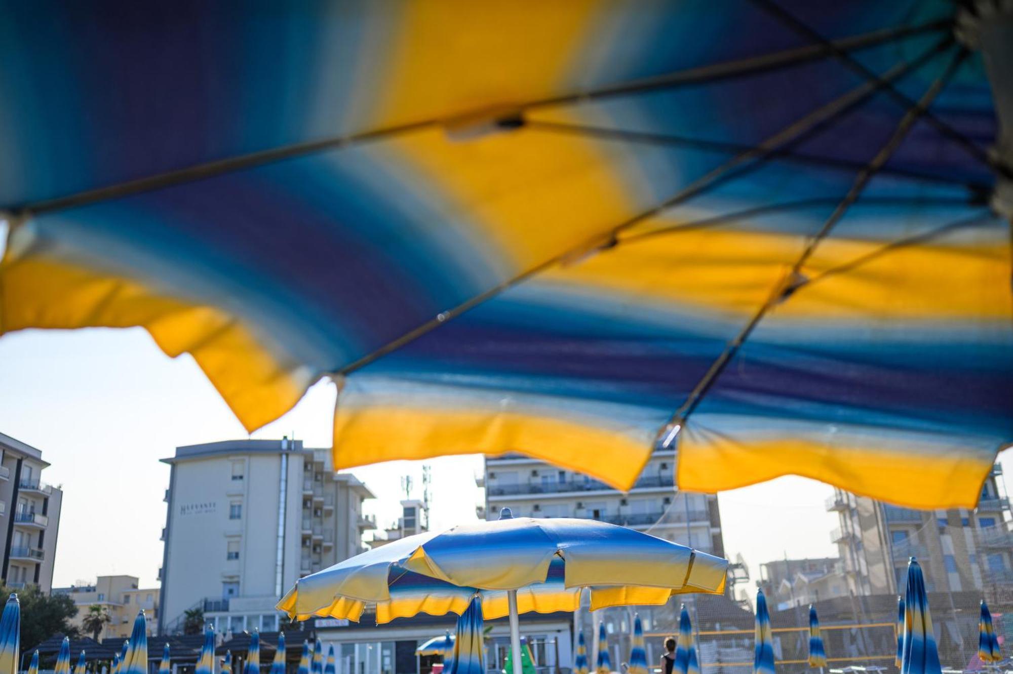 Hotel De Paris Lido Di Savio Kültér fotó