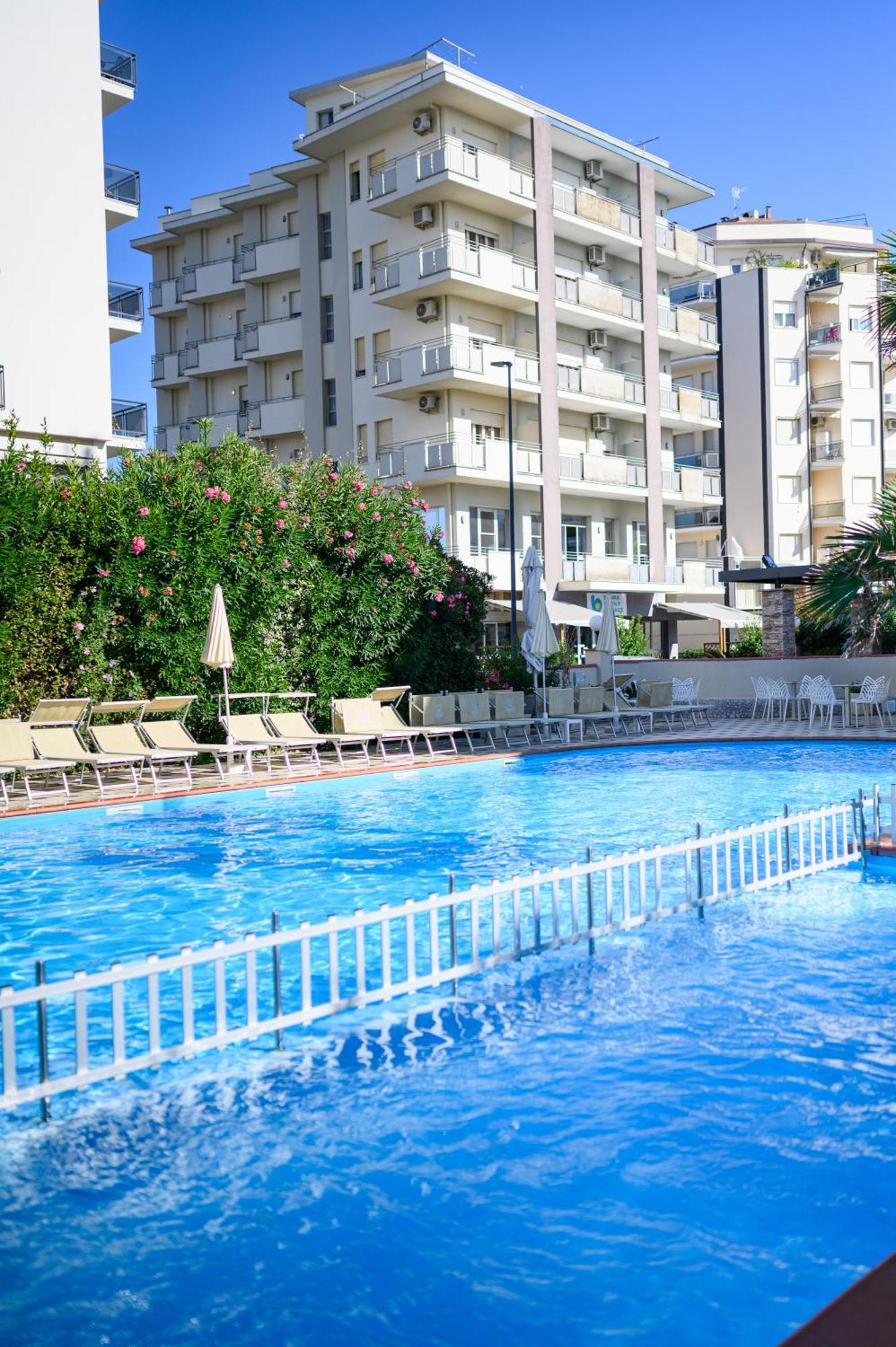 Hotel De Paris Lido Di Savio Kültér fotó